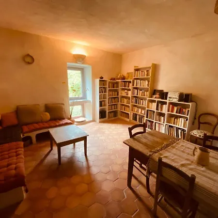Hébergement de vacances Ferme De La Sarrazine *