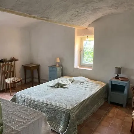 Ferme De La Sarrazine Berrias-et-Casteljau