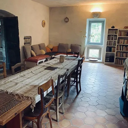 Ferme De La Sarrazine * Berrias-et-Casteljau